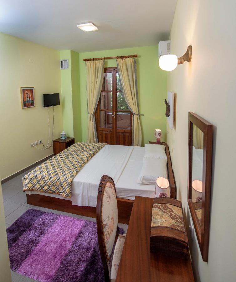 Aeolos Guesthouse Монемвазия Экстерьер фото