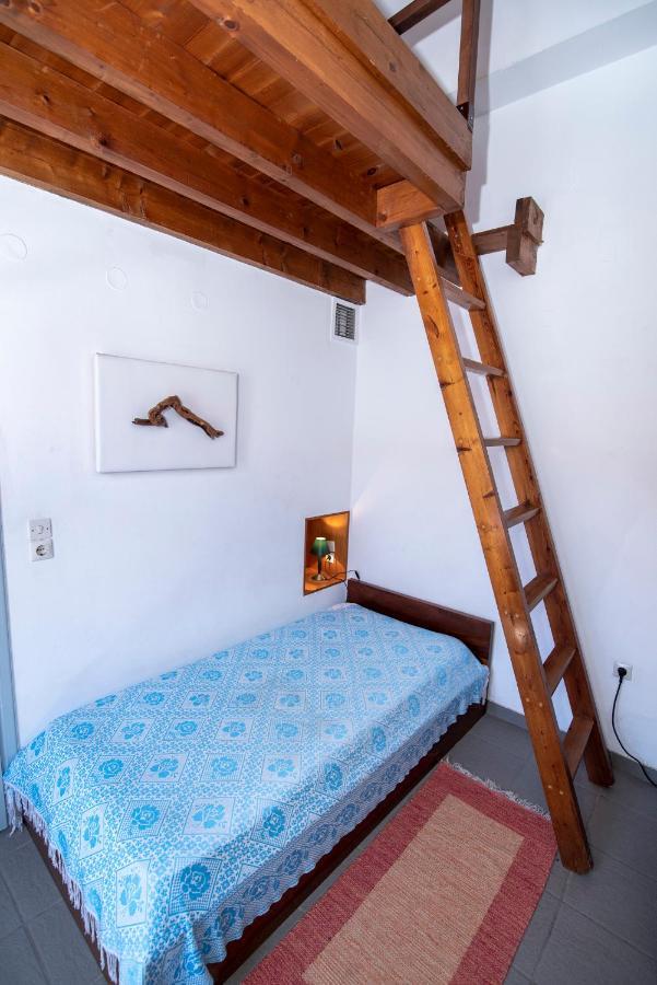 Aeolos Guesthouse Монемвазия Экстерьер фото