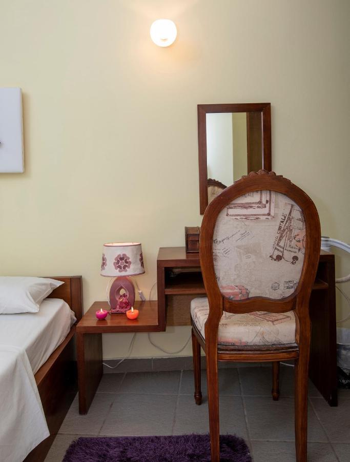 Aeolos Guesthouse Монемвазия Экстерьер фото