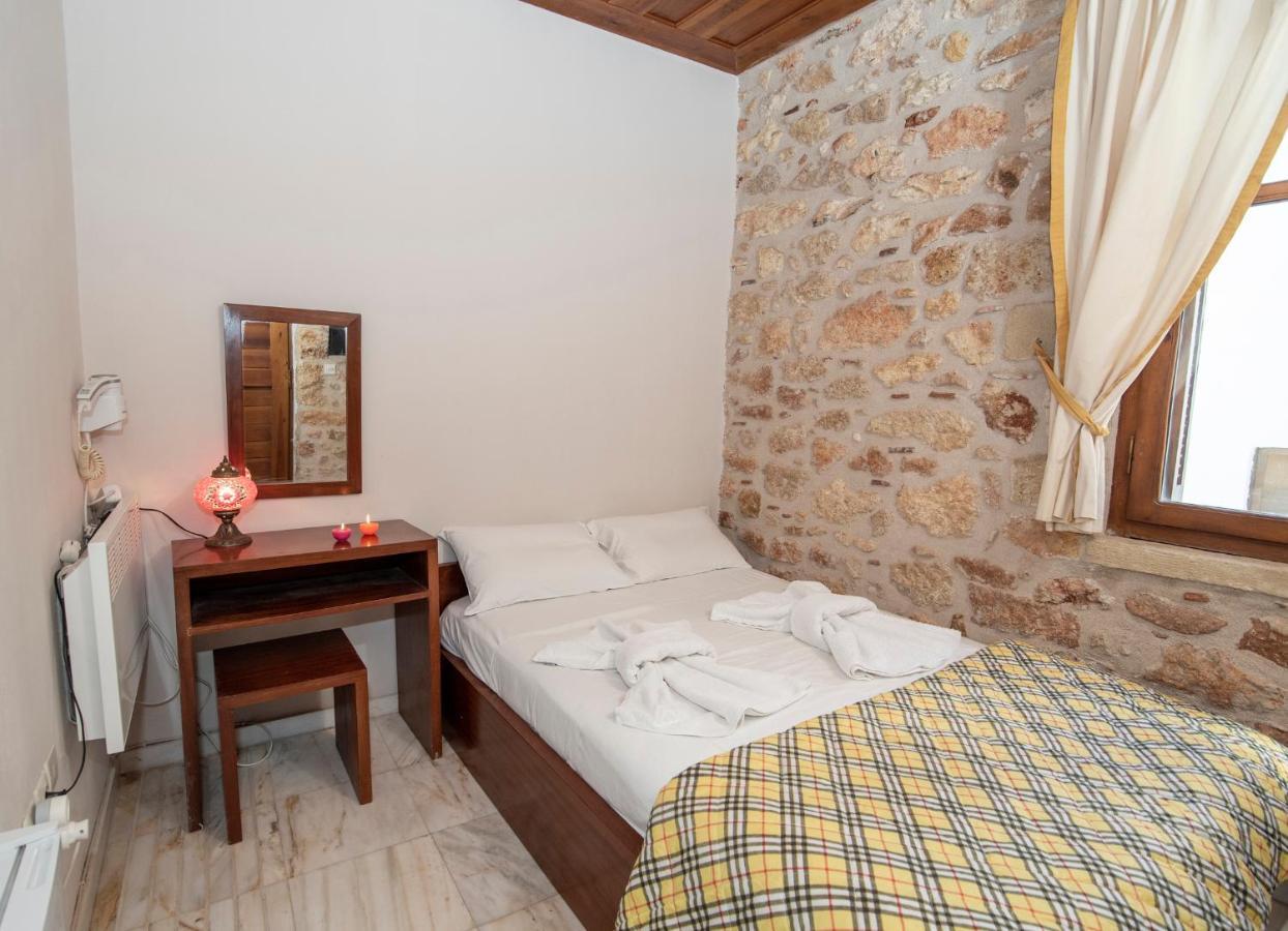 Aeolos Guesthouse Монемвазия Экстерьер фото