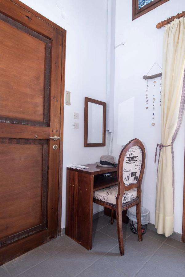 Aeolos Guesthouse Монемвазия Экстерьер фото