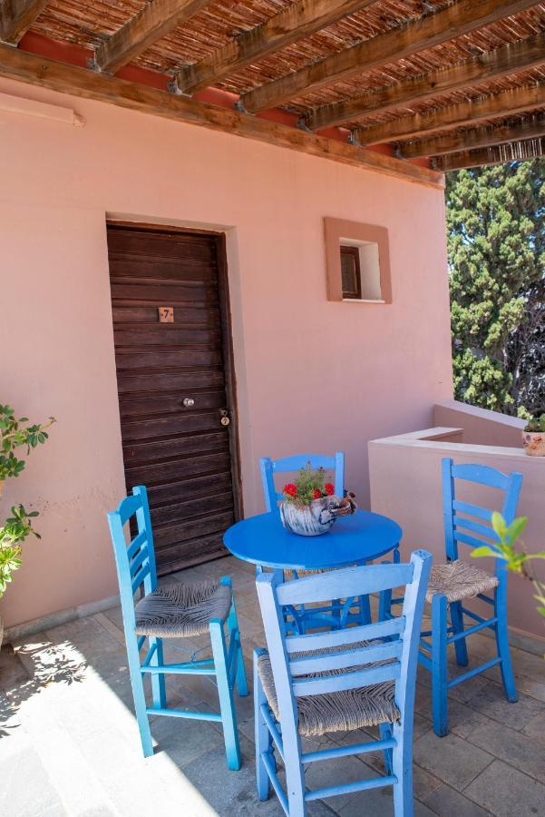 Aeolos Guesthouse Монемвазия Экстерьер фото